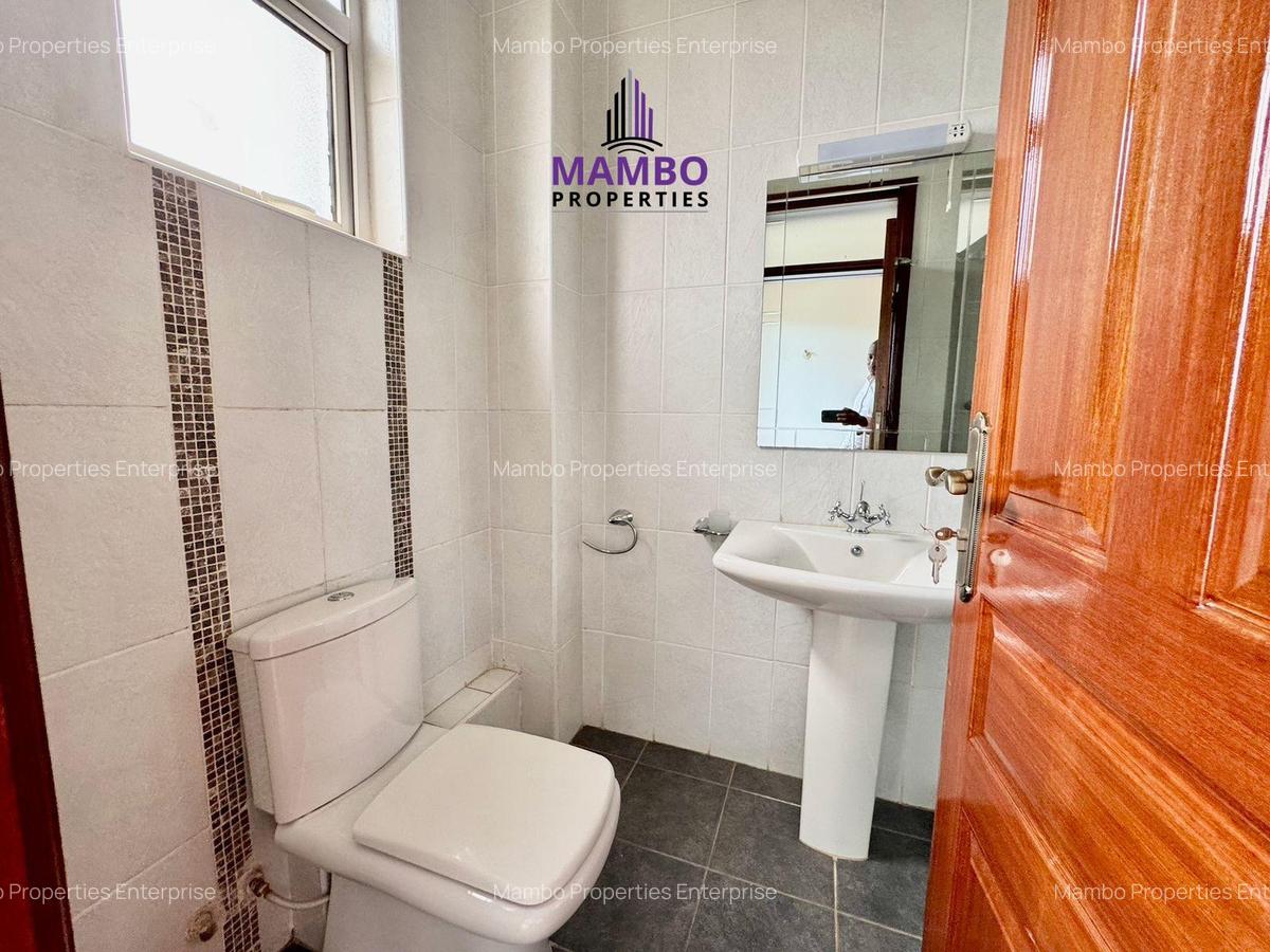 3 Bed Apartment with En Suite at School Lane. - 13