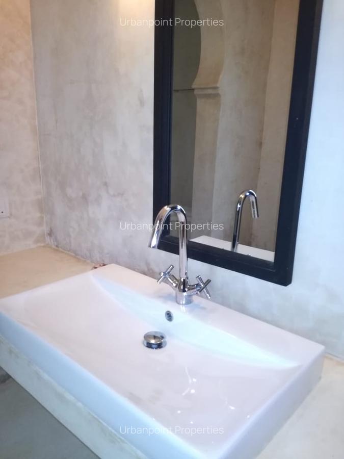 4 Bed House with En Suite in Watamu - 14