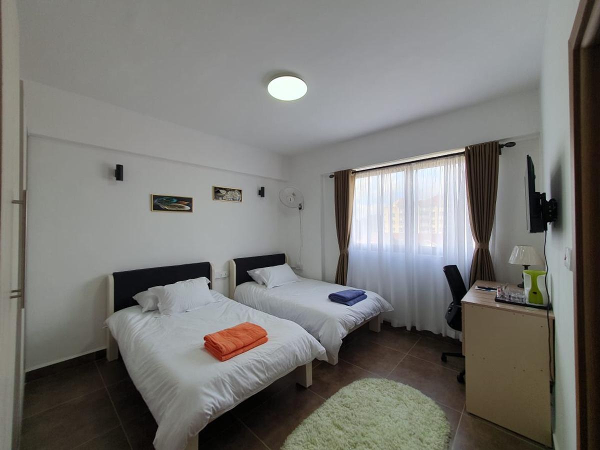 Serviced 3 Bed Apartment with En Suite in Westlands Area - 19
