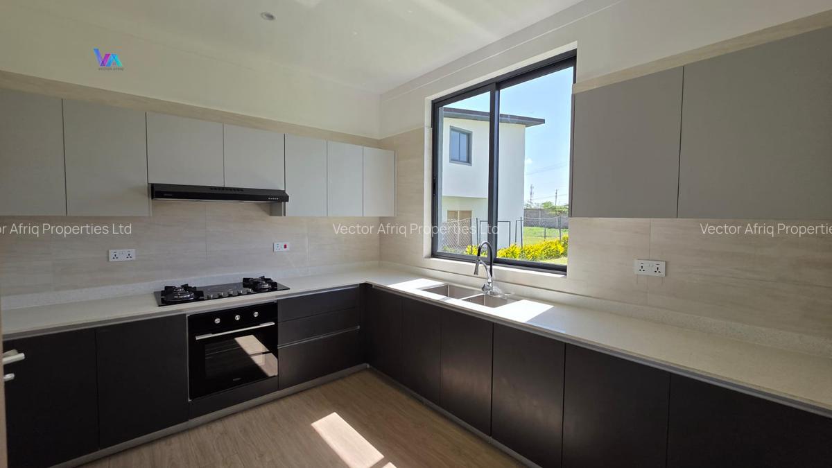 4 Bed Townhouse with En Suite in Ongata Rongai - 3