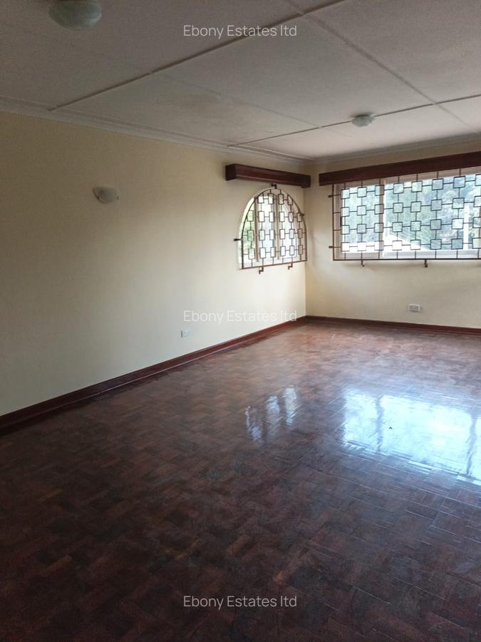 5 Bed Townhouse with En Suite in Lavington - 11