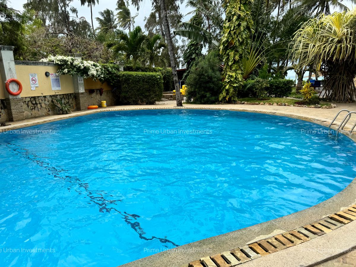 Serviced 2 Bed Apartment with En Suite in Nyali Area - 1