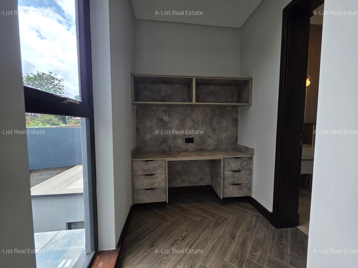 6 Bed House with En Suite at Nyari - 16