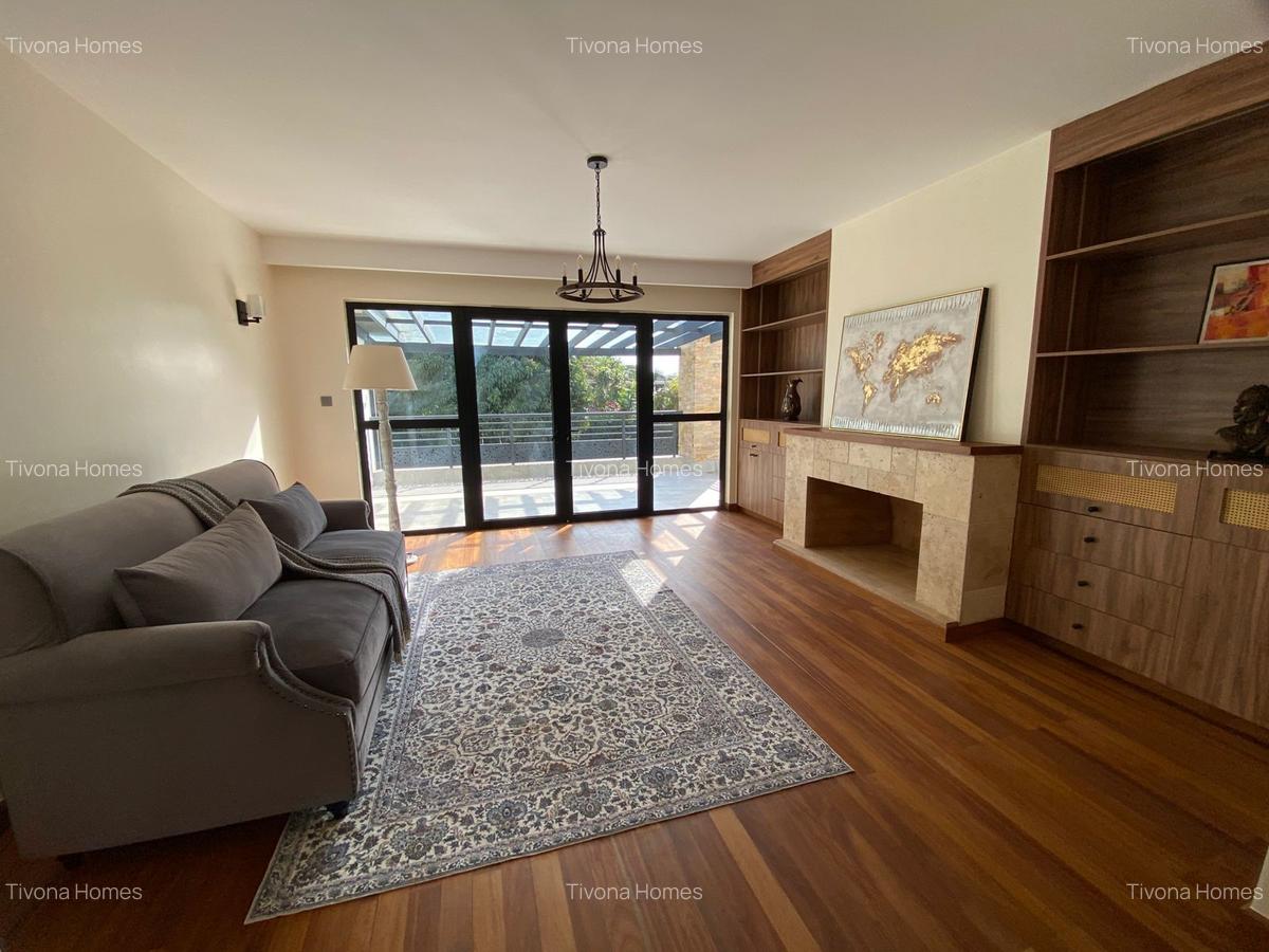 5 Bed House with En Suite in Runda - 10