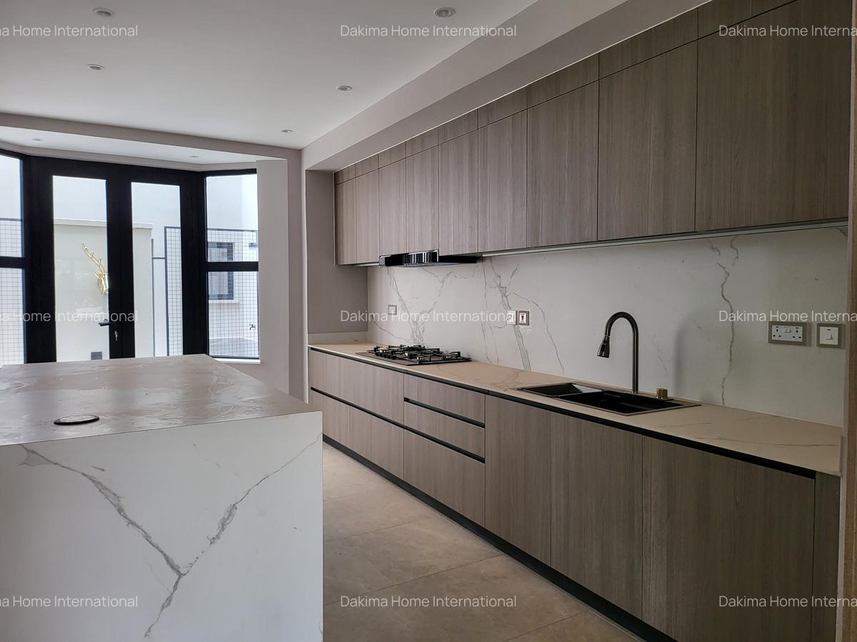 4 Bed Townhouse with En Suite in Runda - 2