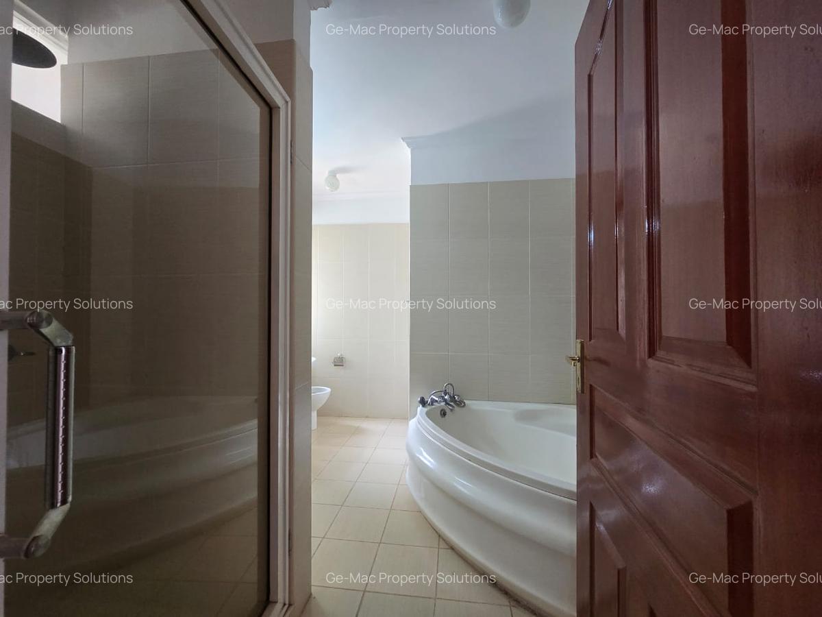 4 Bed Townhouse with En Suite in Nyari - 17