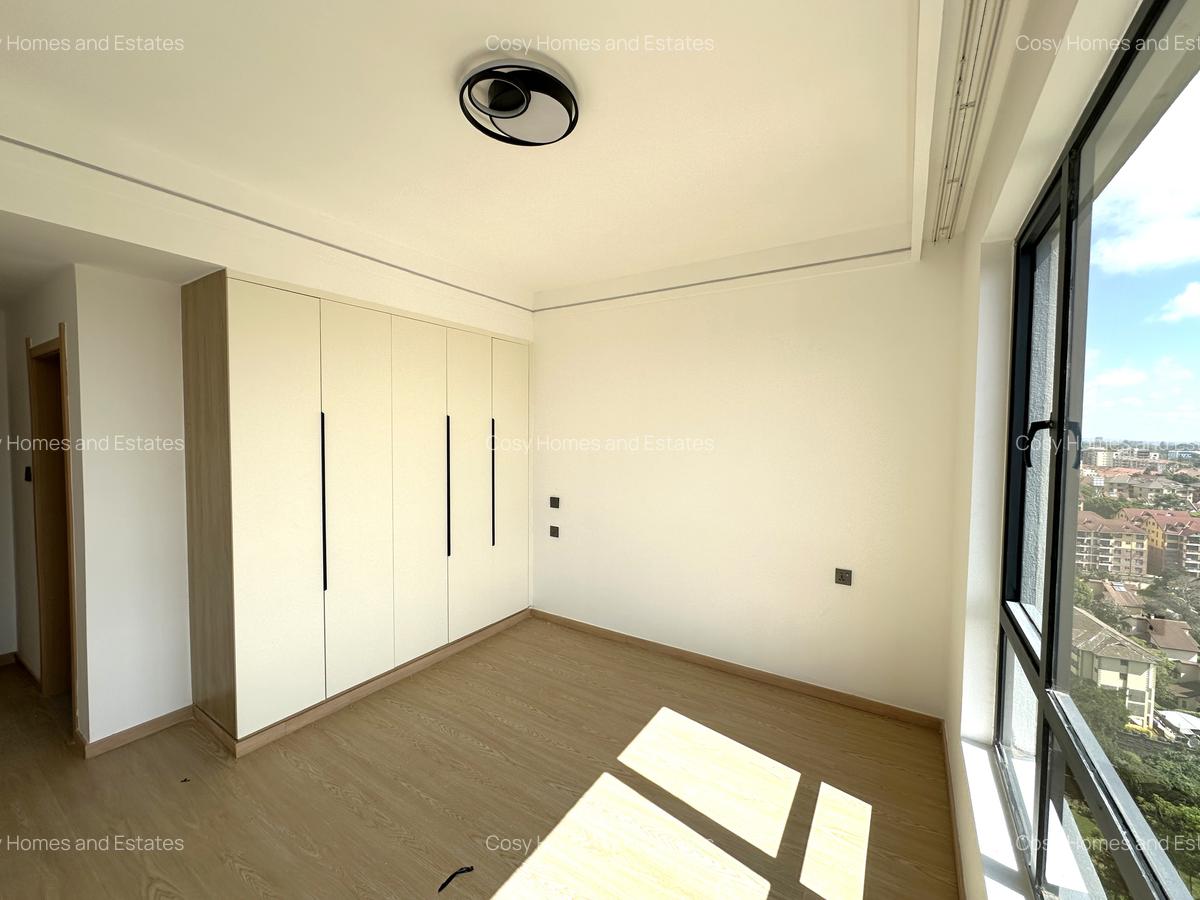 3 Bed Apartment with En Suite at Lavington - 5