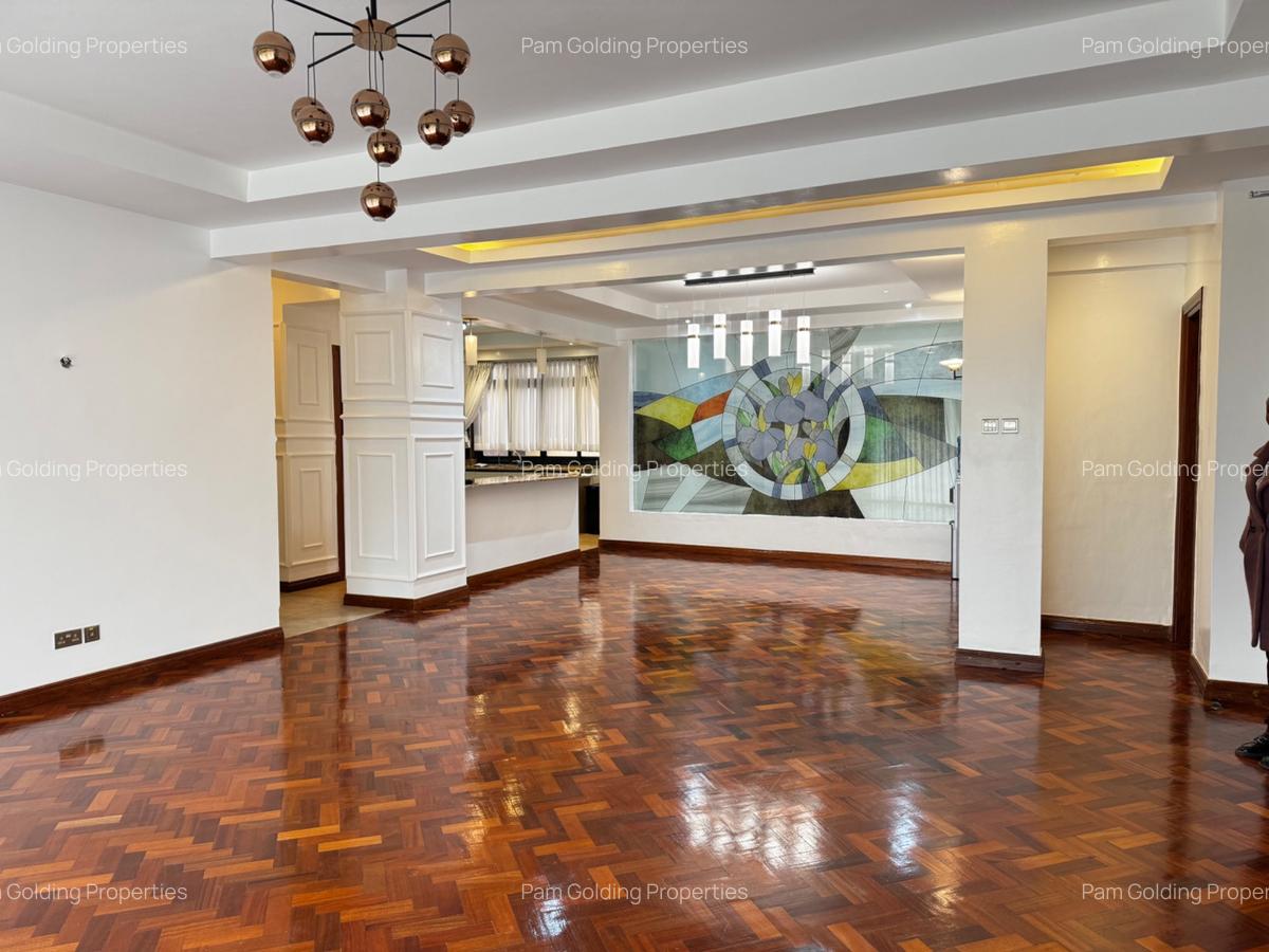 3 Bed Apartment with En Suite in Riverside - 1