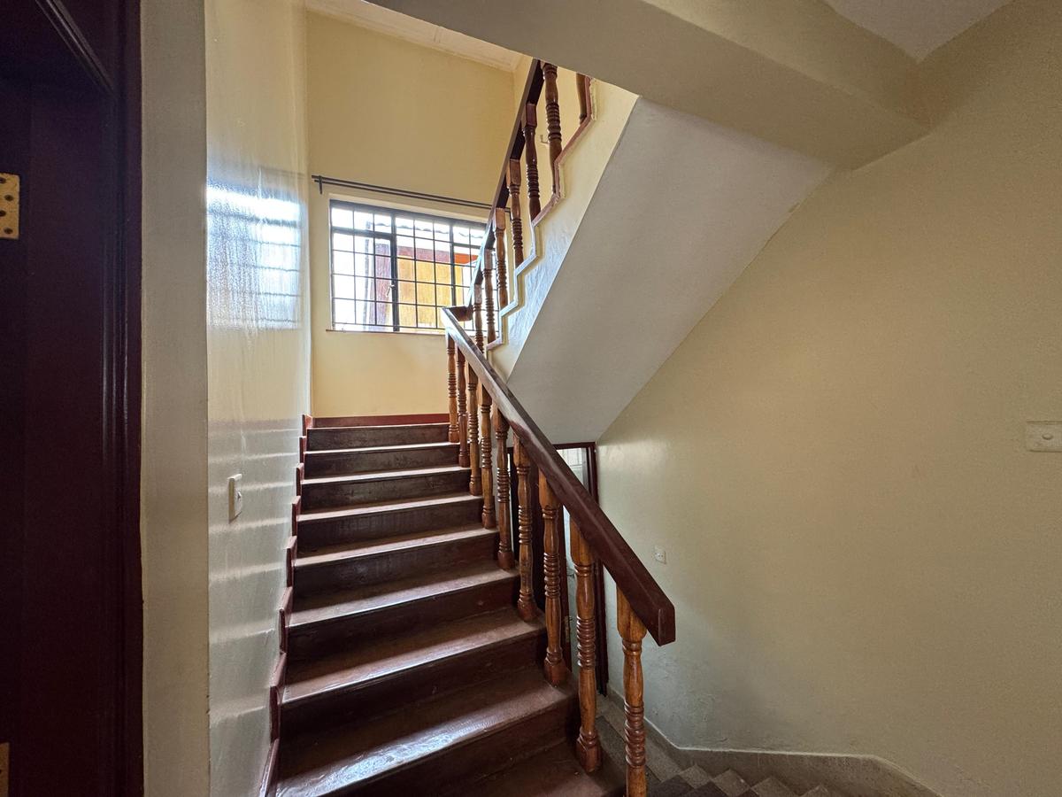 4 Bed House with En Suite in Mirema - 12