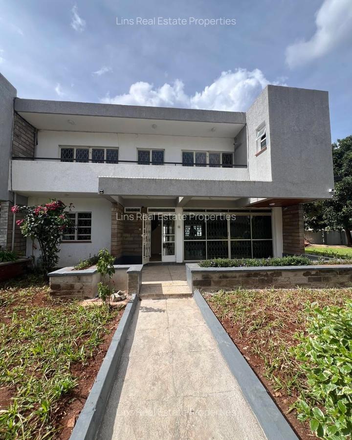 4 Bed Townhouse with En Suite in Westlands Area - 1