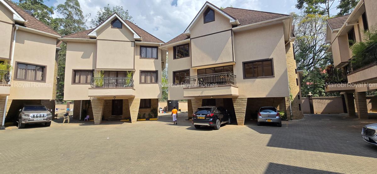 5 Bed Townhouse with En Suite at Lavington Road - 3