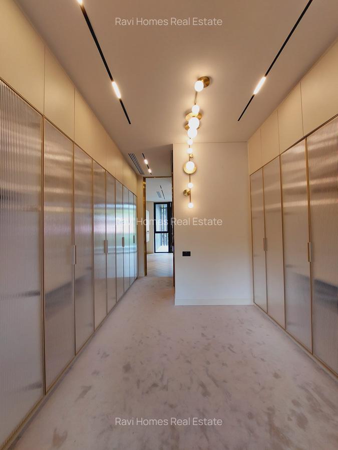 5 Bed Apartment with En Suite in Westlands Area - 1