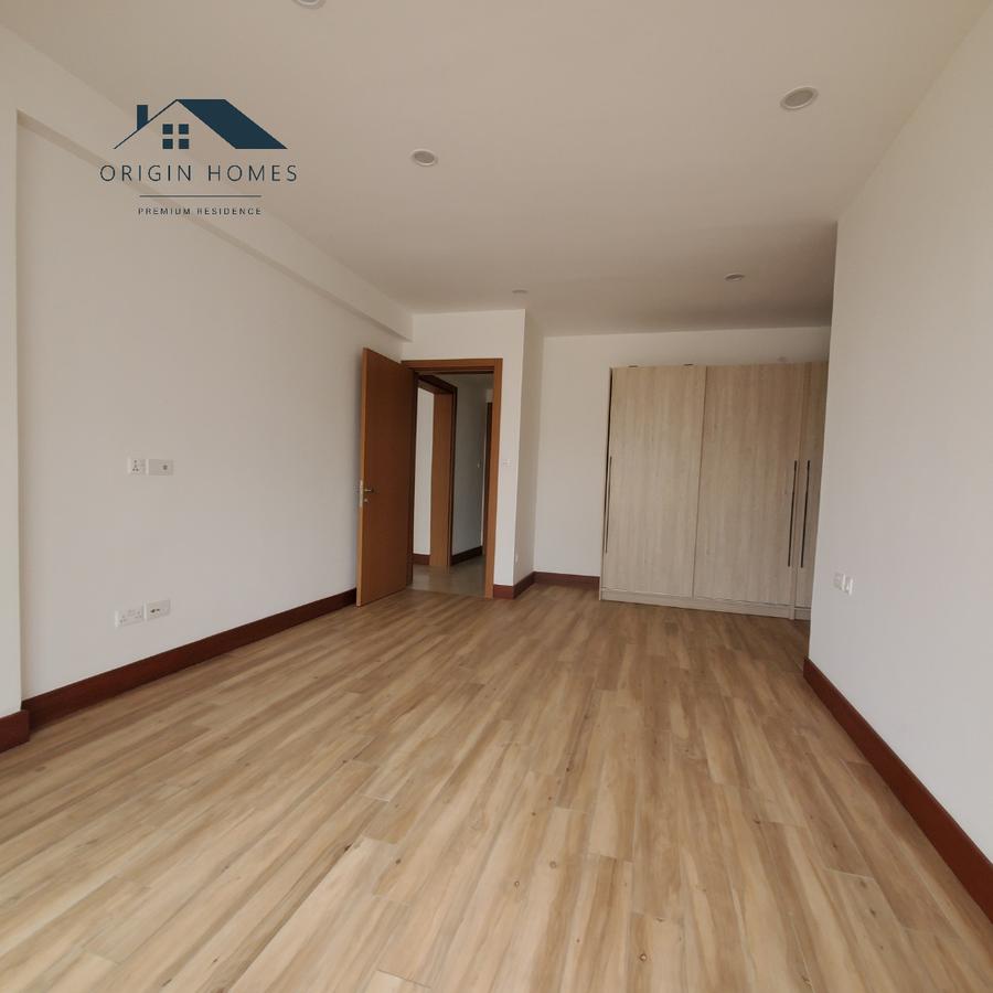 3 Bed Apartment with En Suite at Parklands - 10