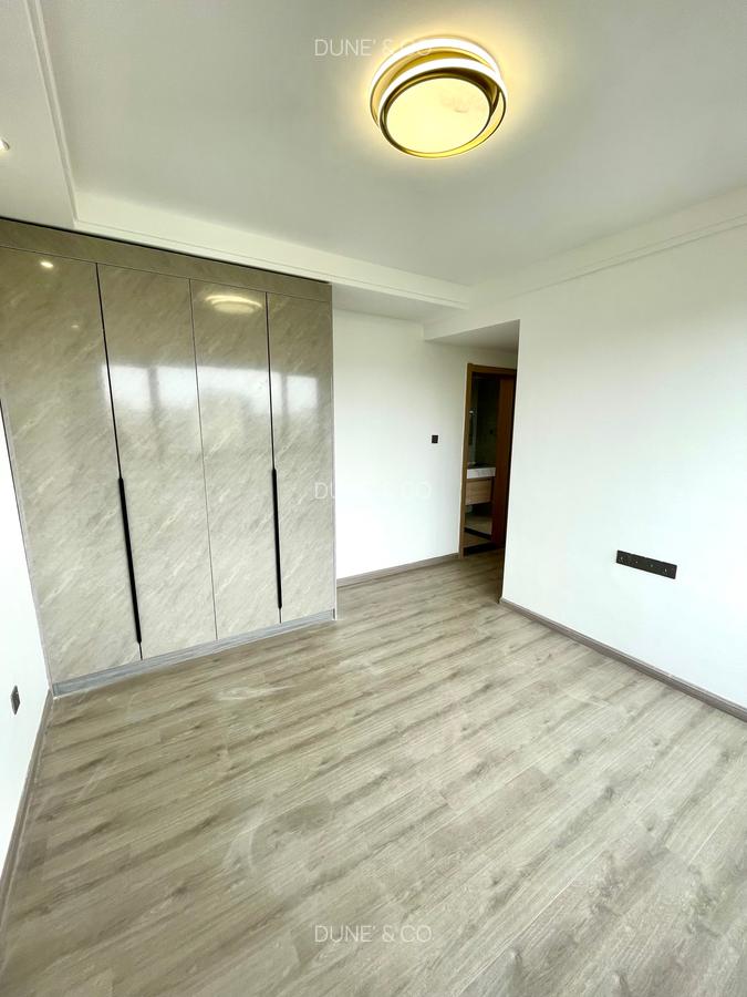 3 Bed Apartment with En Suite in Riverside - 15