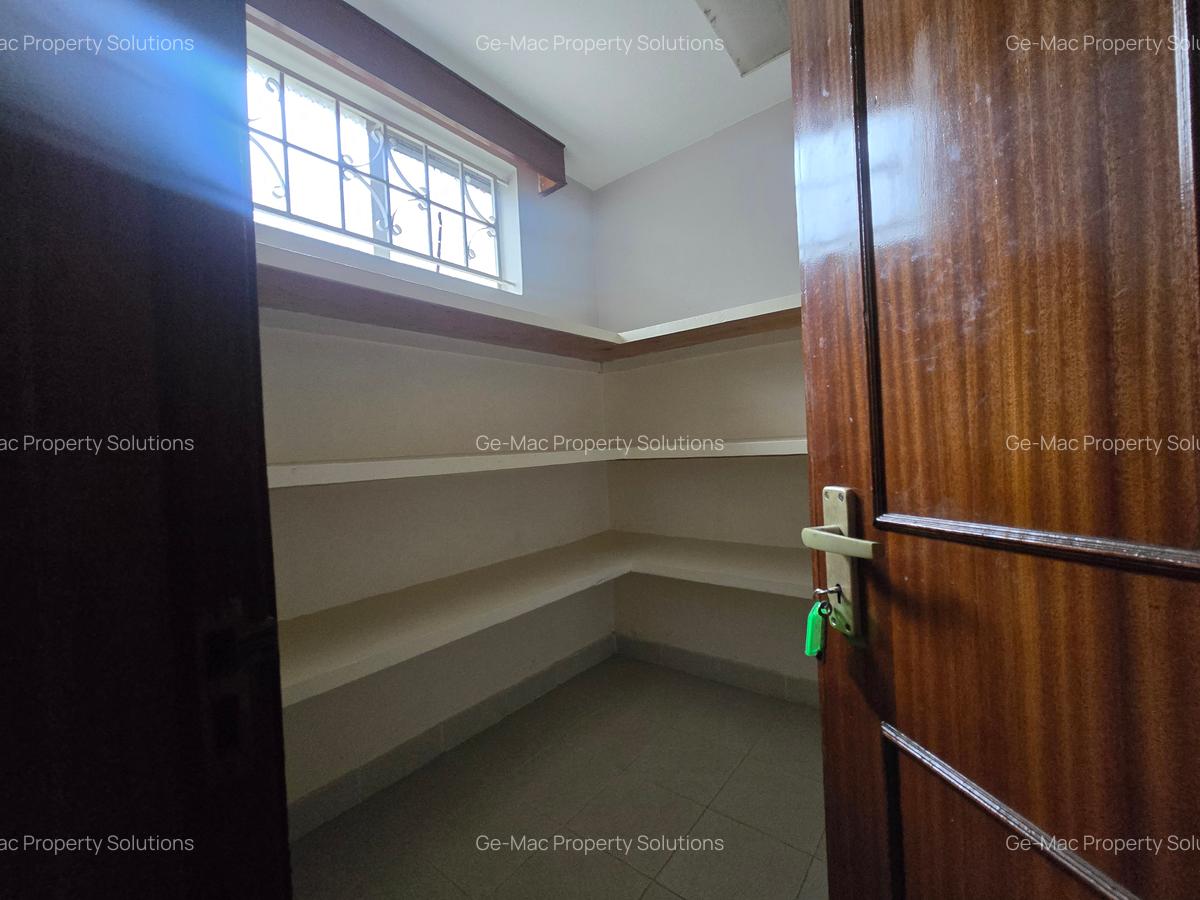 4 Bed House with En Suite in Runda - 10