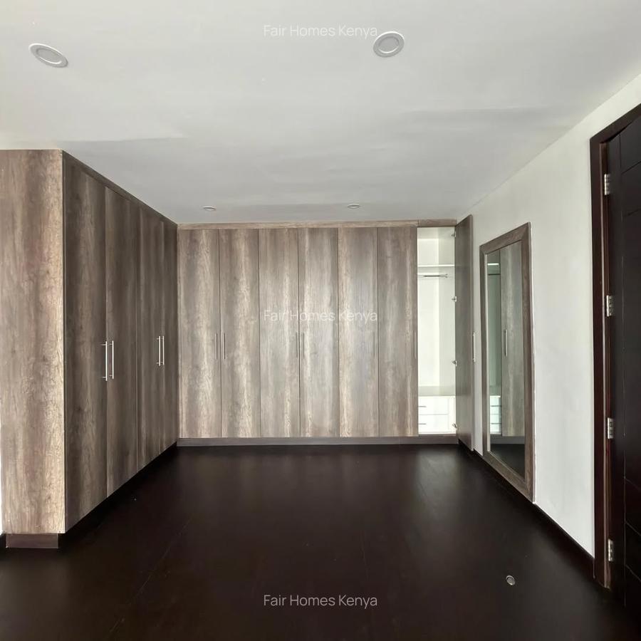 4 Bed Apartment with En Suite at Valley Arcade - 9