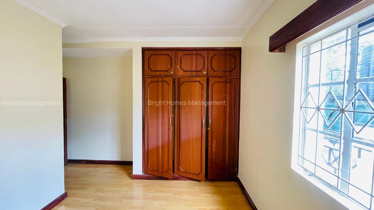5 Bed Townhouse with En Suite in Lavington - 11