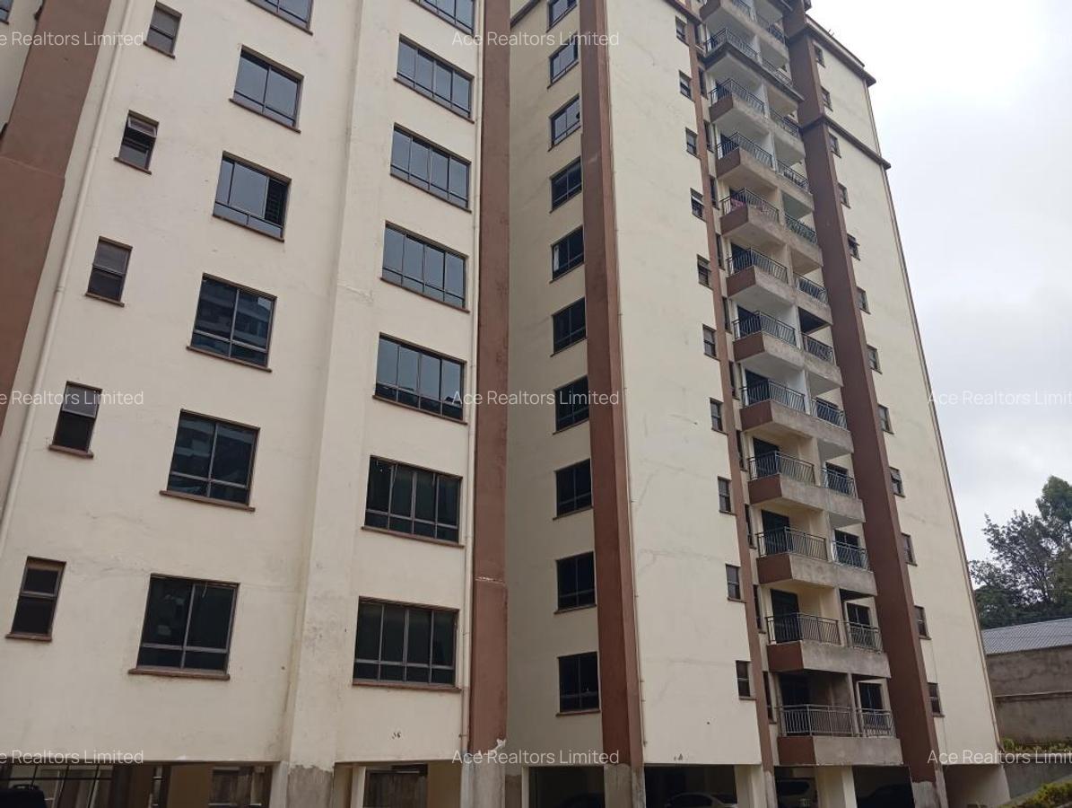 3 Bed Apartment with En Suite at Hatheru Road - 9