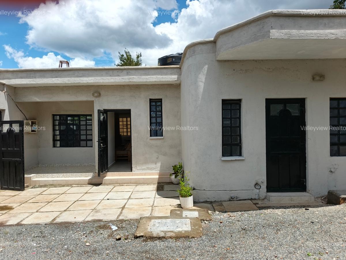 1 Bed Villa with En Suite at Lavington - 1