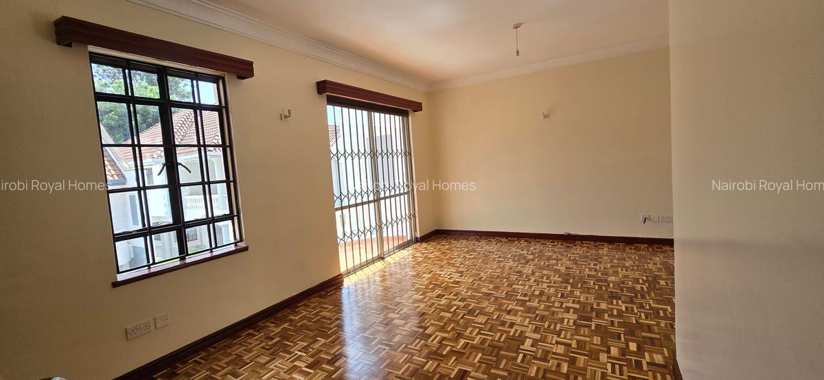 4 Bed Townhouse with En Suite at Lavington Green - 20