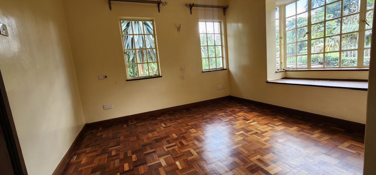 5 Bed Villa with En Suite in Lavington - 10