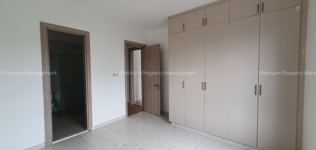 4 Bed Apartment with En Suite at City Park Drive - 12