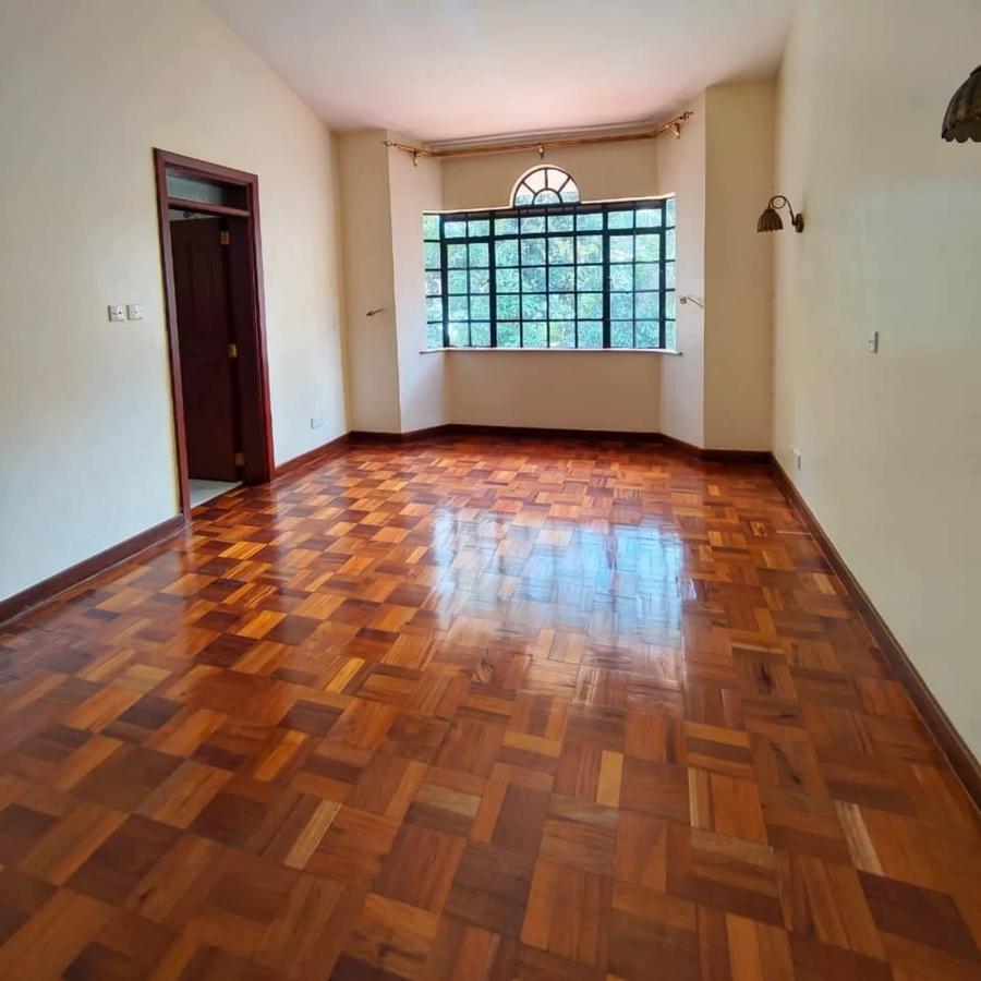 5 Bed Townhouse with En Suite in Lavington - 7