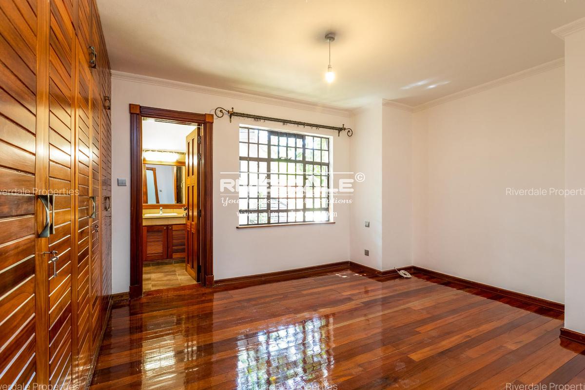 4 Bed Villa with En Suite in Westlands Area - 5