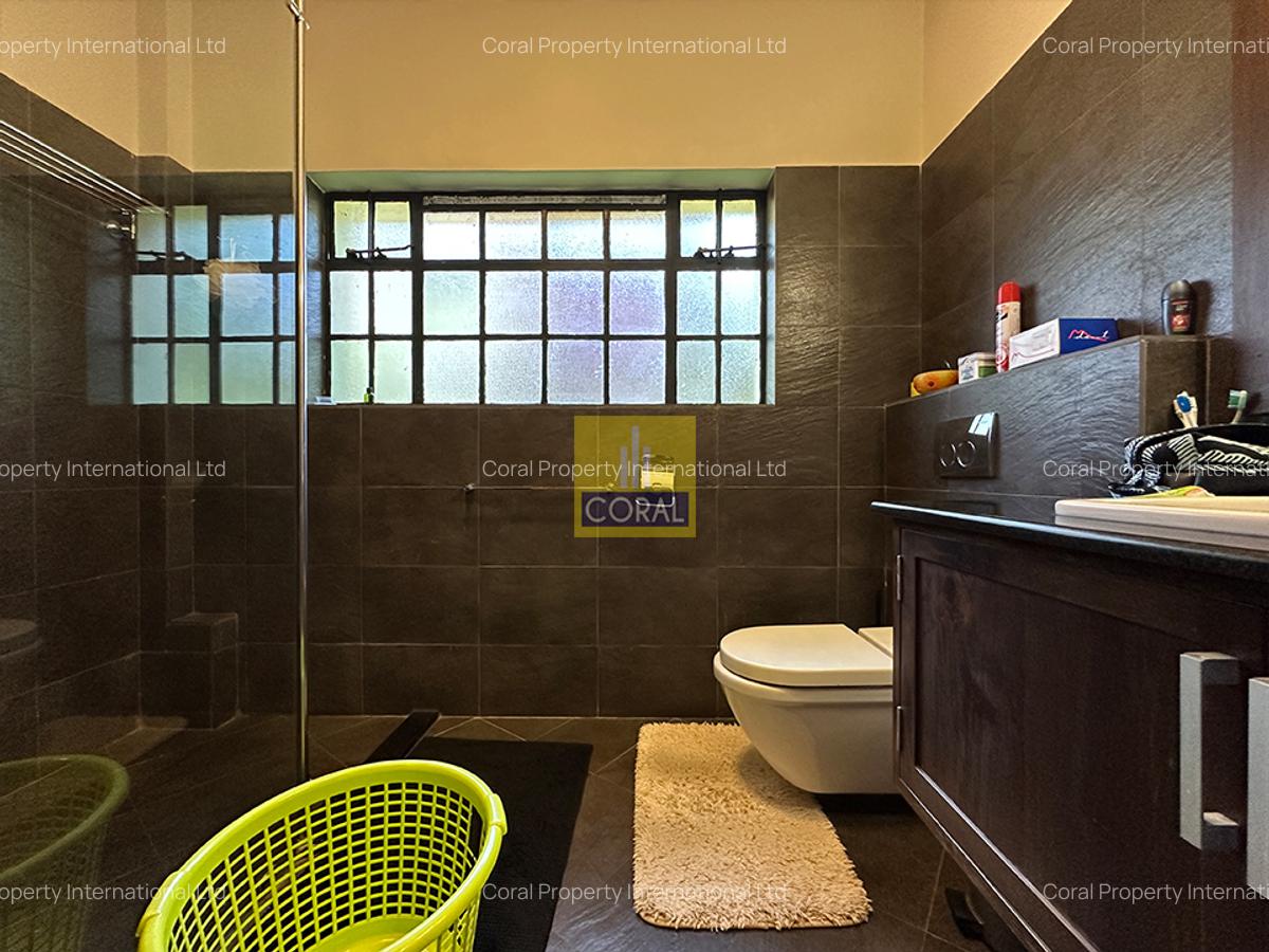 6 Bed Townhouse in Spring Valley - 16