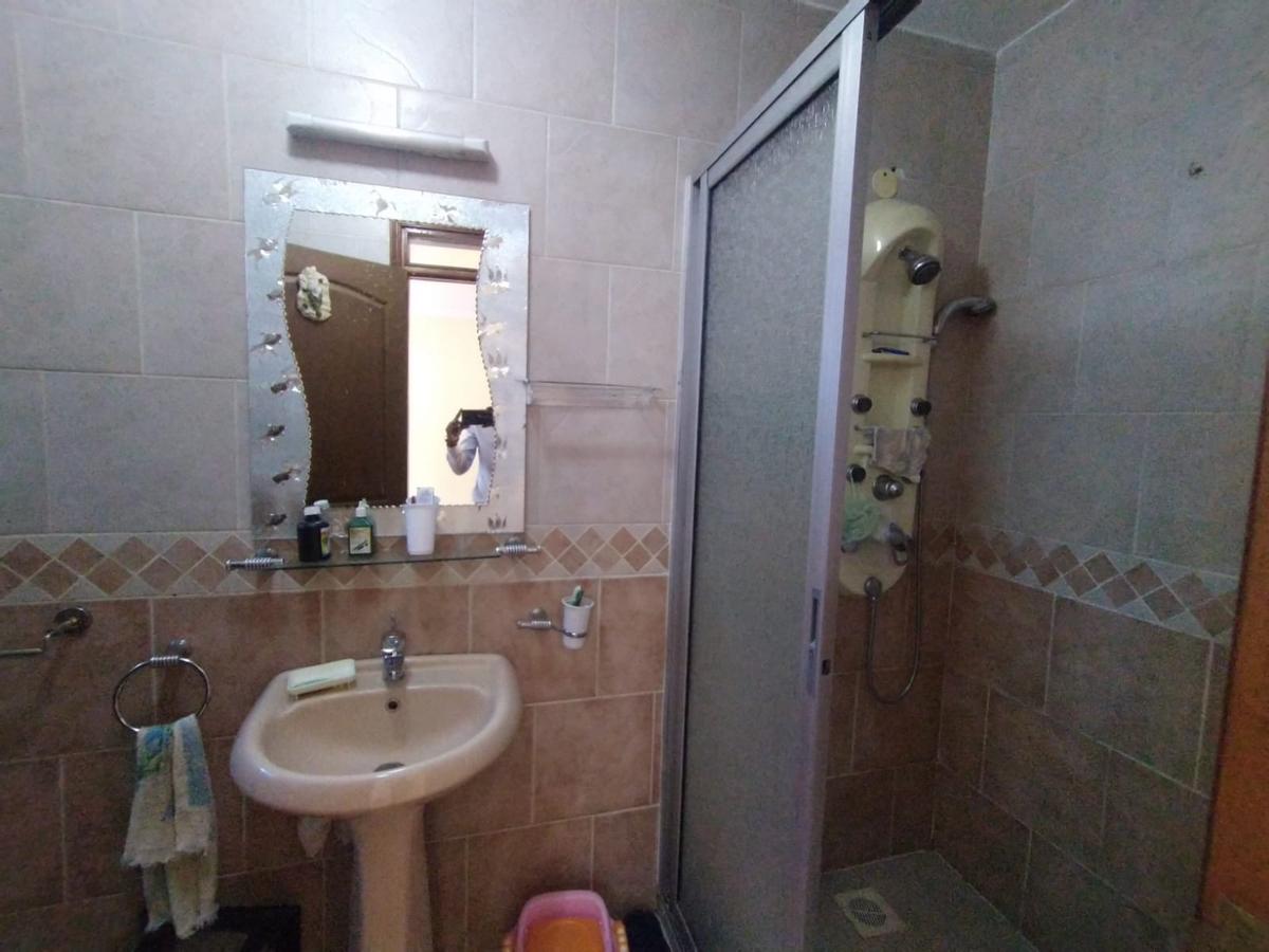 4 Bed House with En Suite in Lavington - 13