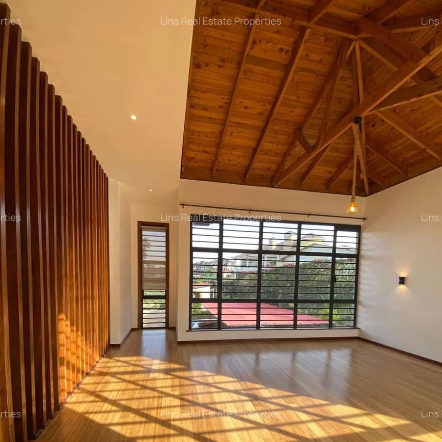 3 Bed House with En Suite in Rosslyn - 6