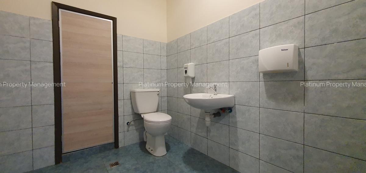 4,000 ft² Office with Backup Generator in Westlands Area - 12