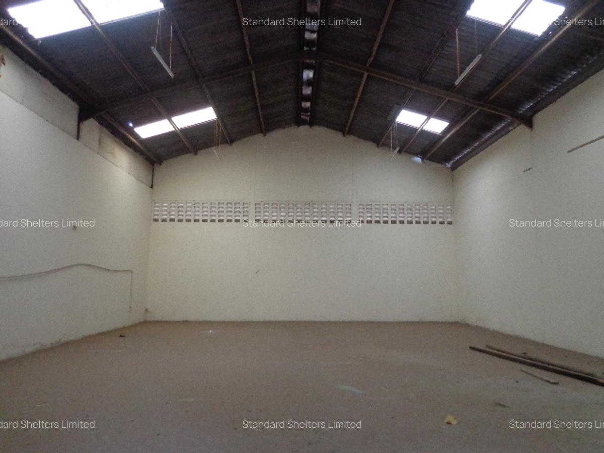 4,500 ft² Warehouse with Backup Generator in Industrial Area - 8