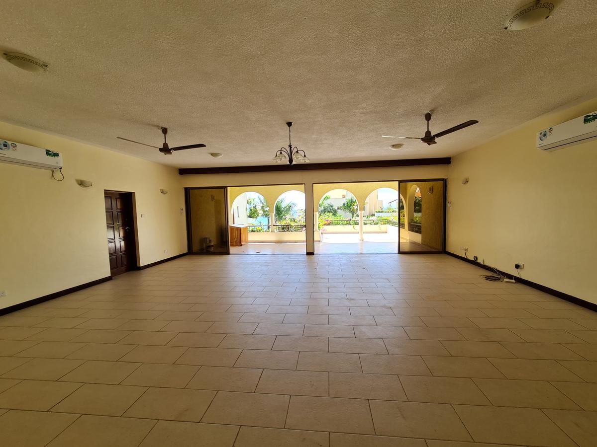 3 Bed Apartment with En Suite in Nyali Area - 10