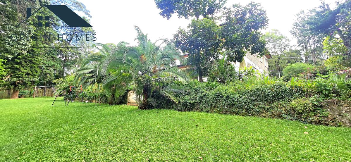 6 Bed House with En Suite at Lavington - 14