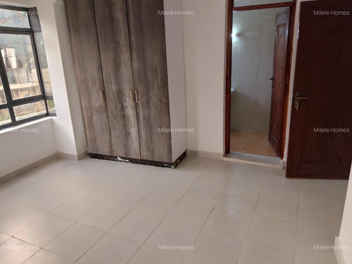 Serviced 2 Bed Apartment with En Suite in Garden Estate - 5