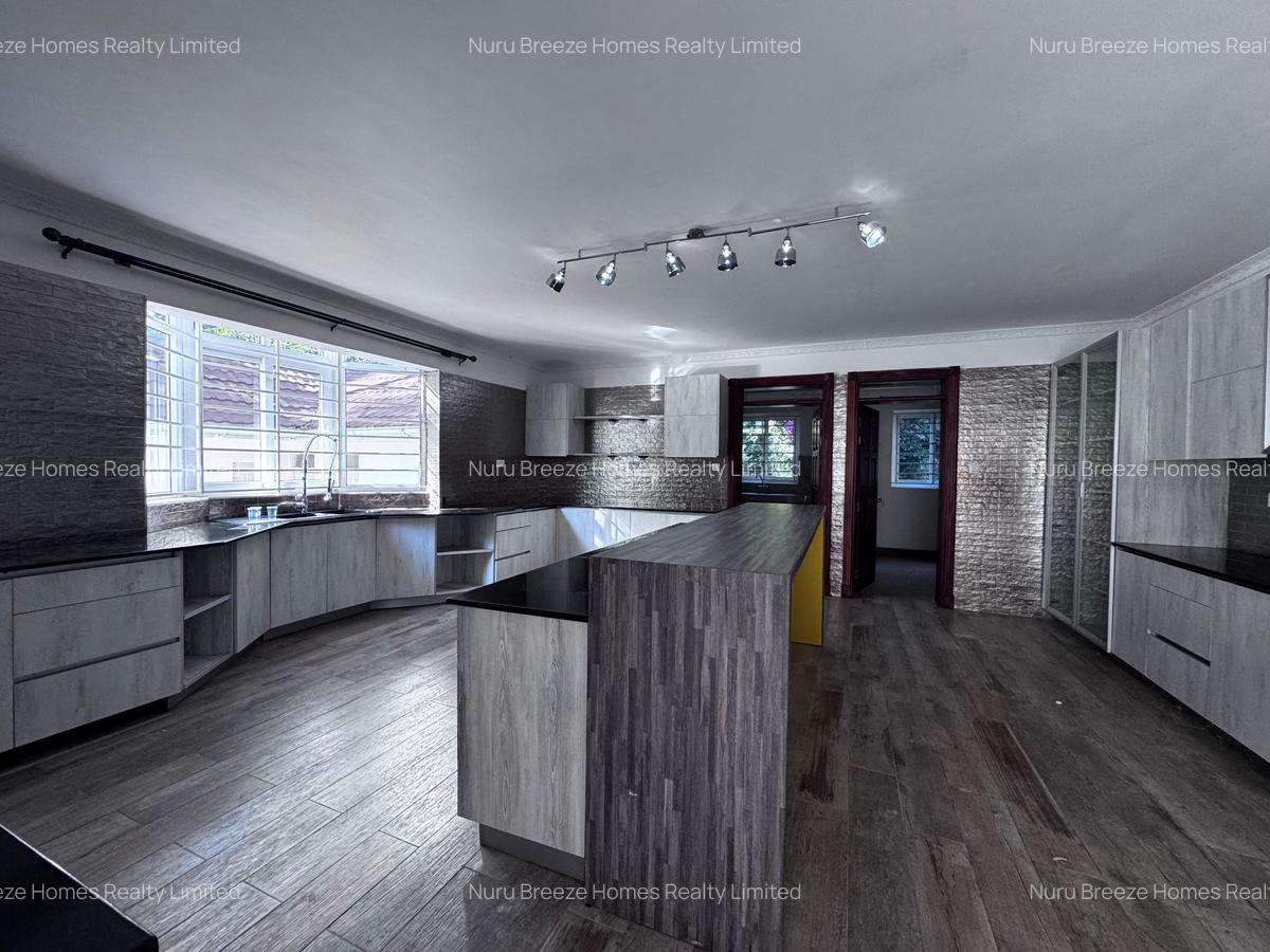 5 Bed Townhouse with En Suite in Rosslyn - 19