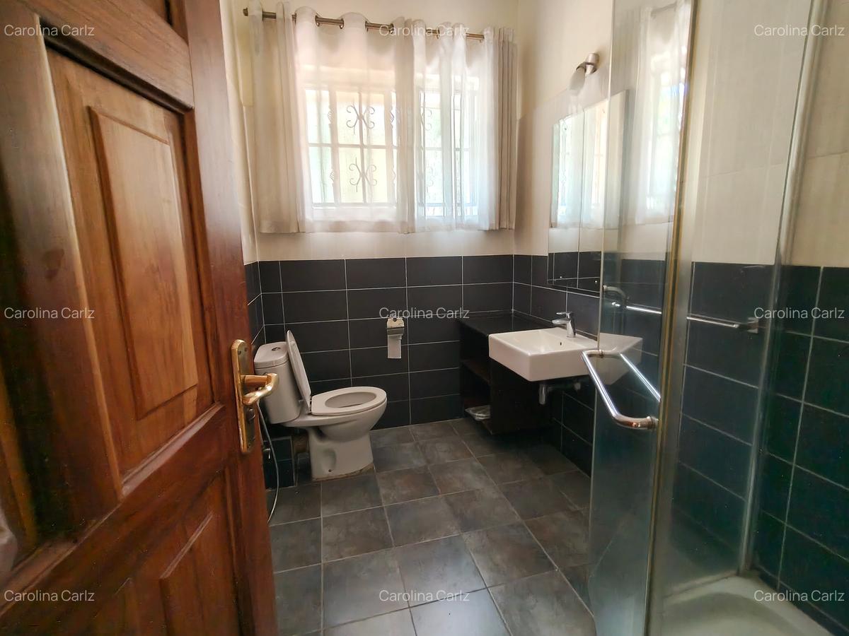 5 Bed Townhouse with En Suite at Spring Valley - 16