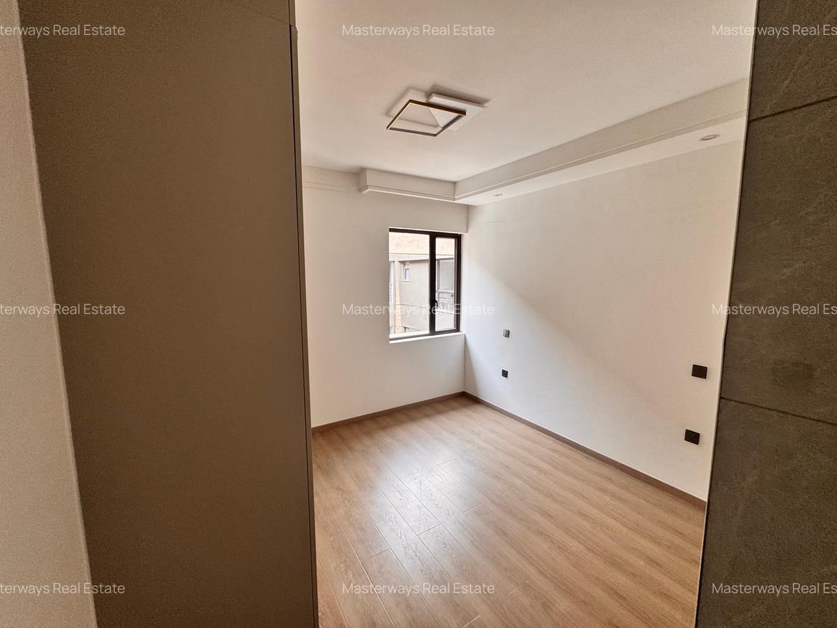 3 Bed Apartment with En Suite in Riverside - 8