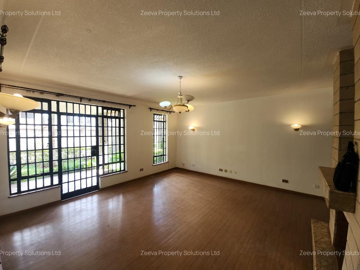 5 Bed House with En Suite in Lavington - 4