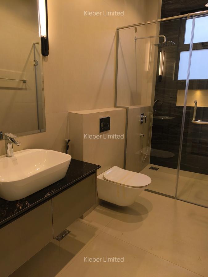 5 Bed Villa with En Suite at Lavington - 20