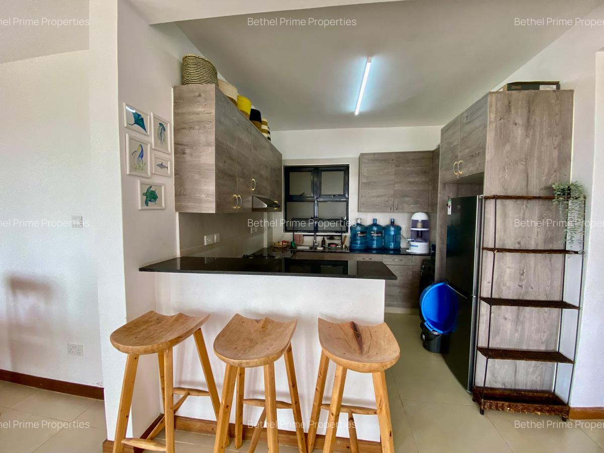 Serviced 2 Bed Apartment with Swimming Pool in Rhapta Road - 5