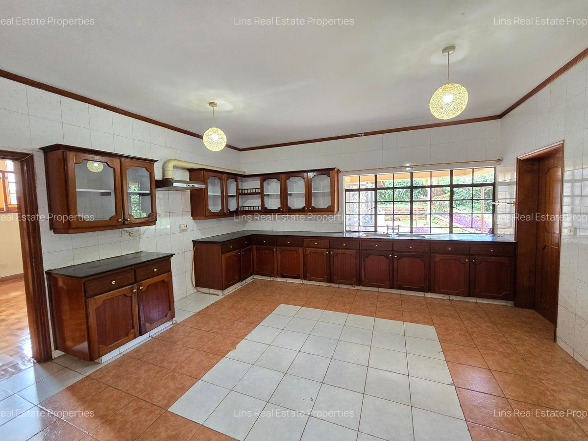 5 Bed House with En Suite in Runda - 7