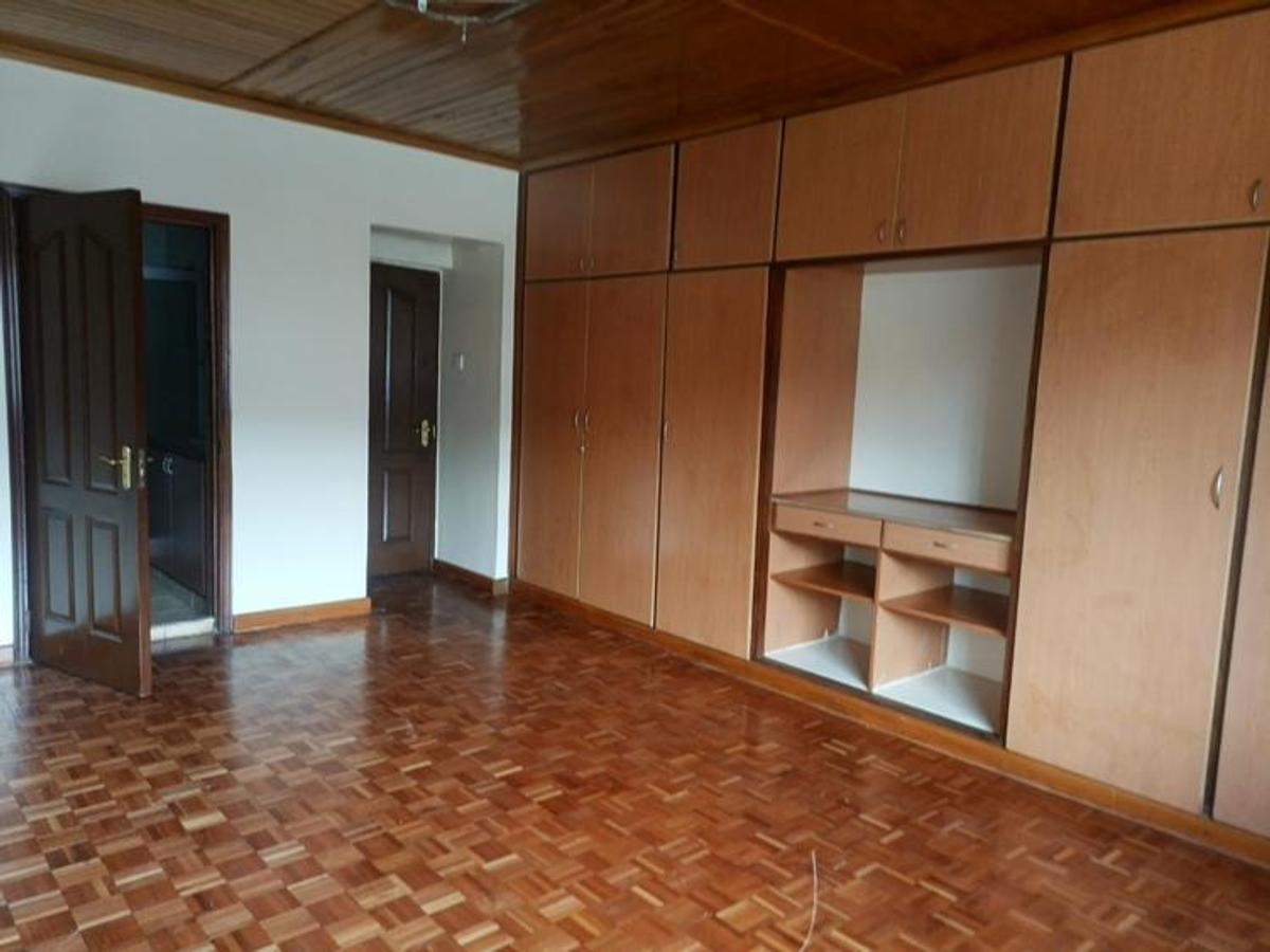5 Bed Townhouse with En Suite in Lavington - 7