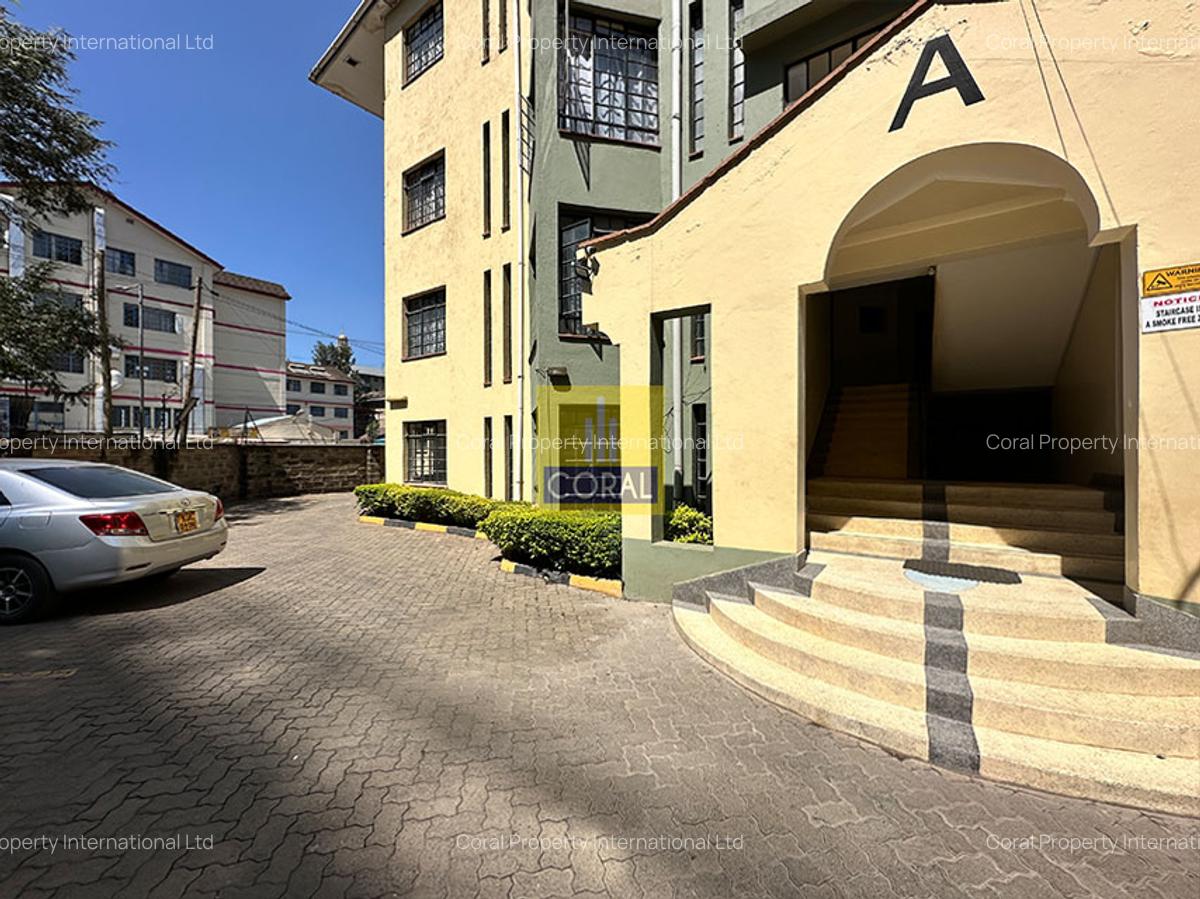 4 Bed Apartment with En Suite in Kilimani - 18