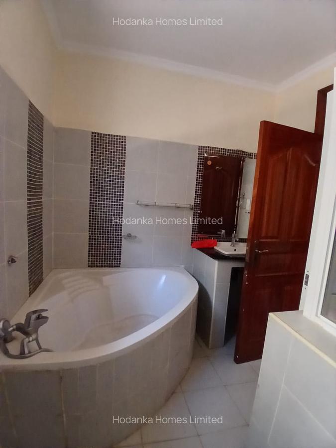 Serviced 3 Bed Apartment with En Suite in Kilimani - 15