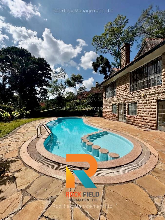 5 Bed Townhouse with En Suite in Rosslyn - 1