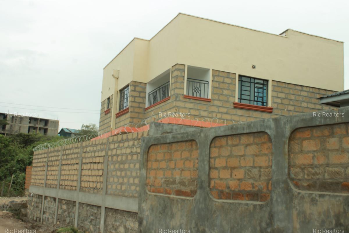 4 Bed Townhouse with En Suite at Magadi Road - 17