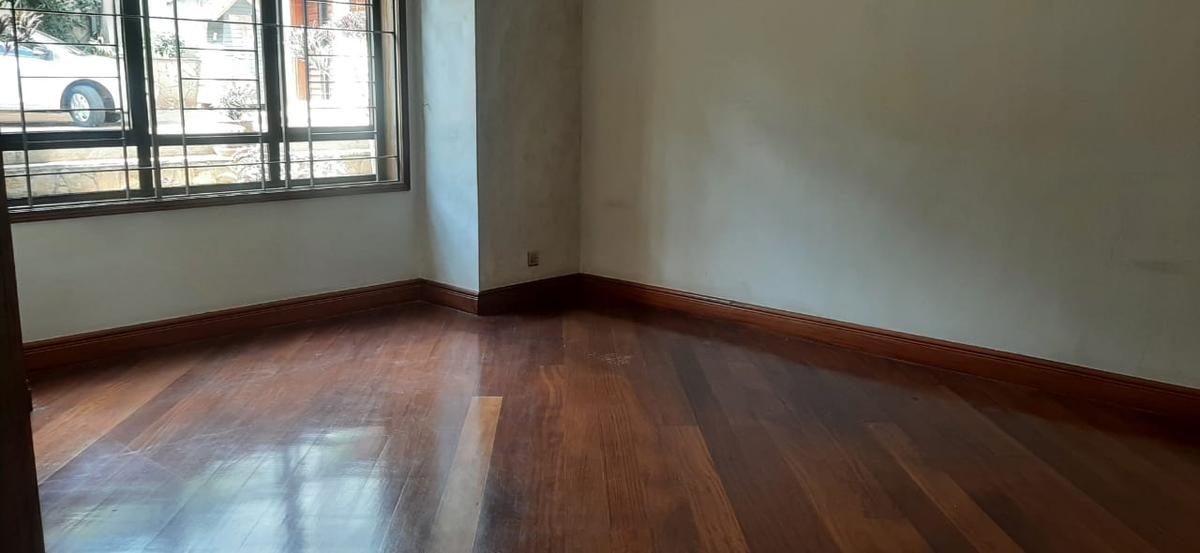 4 Bed House with En Suite in Runda - 18