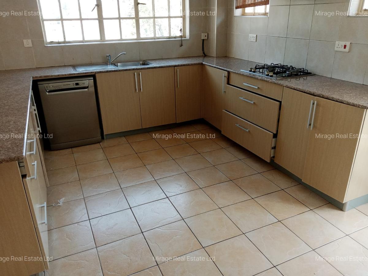 2 Bed Apartment with En Suite in Kilimani - 17